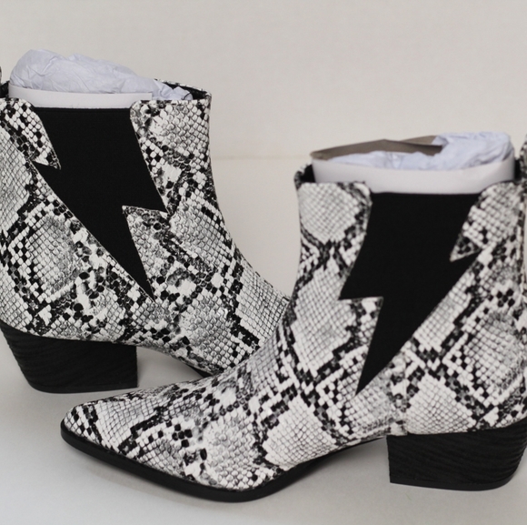 Size 6 Pointed Toe Faux Snakeskin Ankle Boots NIB - Picture 7 of 16